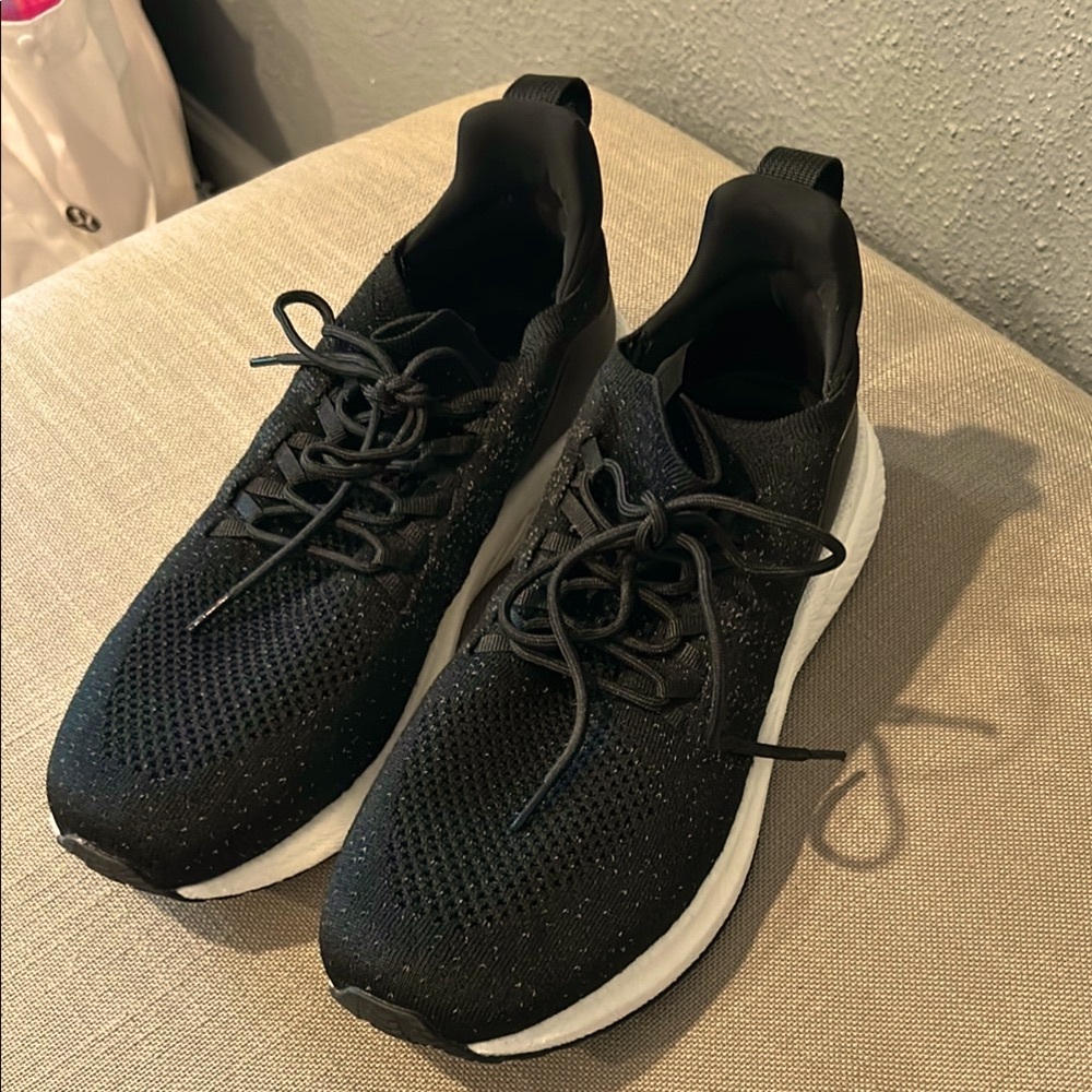 Men's Black Athletic Shoes/Sneakers